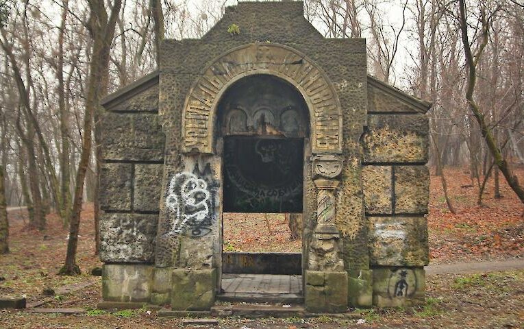 Кирилівське кладовище зберігає сумну історію Києва