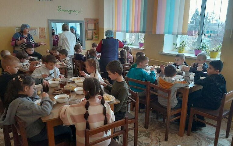 У Василькові продовжиться безоплатне харчування учнів молодшої школи