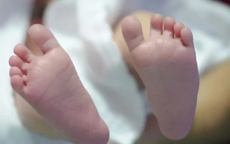 На Обухівщині новонароджену дитину залишили на вулиці в сумці