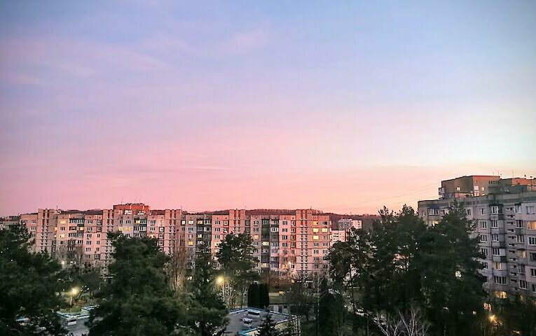 Пурпурове небо над Обухівщиною: в чому причина дивовижного явища