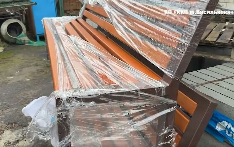 У Василькові зникли лавки – містяни звинуватили комунальників