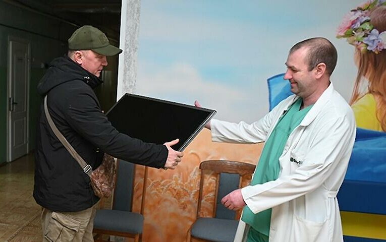 Благодійники подарували телевізори у “ветеранські” палати кагарлицької лікарні