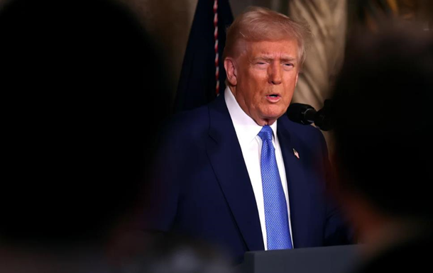 Трамп: США почнуть продавати “золоті” посвідки на постійне проживання