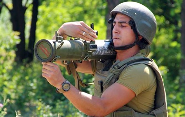 На Миколаївщині чоловік за допомогою молотка розбирав боєприпас