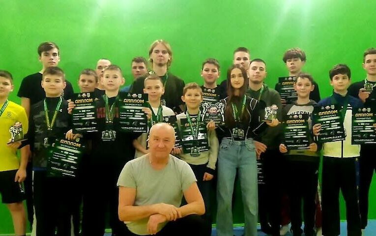 19 медалей привезли обухівські кікбоксери з чемпіонату Київщини