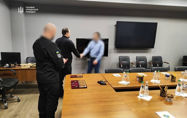 Буданов вручив нагороди кіберактивістам