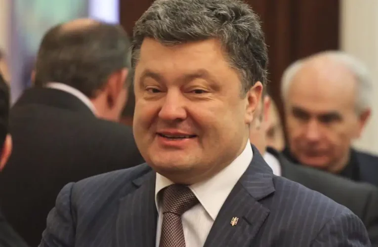 Порошенко підігрує Путіну, просуваючи російський наратив про те, що з українською владою не треба домовлятися, – Олещук