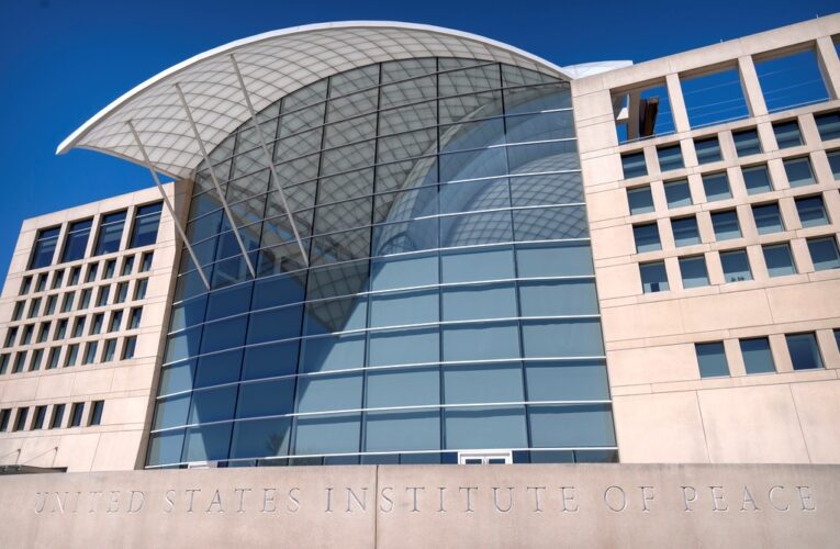 Адміністрація Трампа звільнила сотні співробітників Інституту світу США