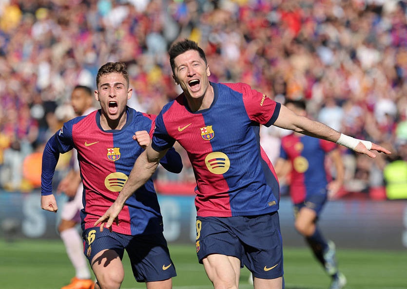 Новини спорту - Барселона з дублем Левандовськи розгромила Жирону