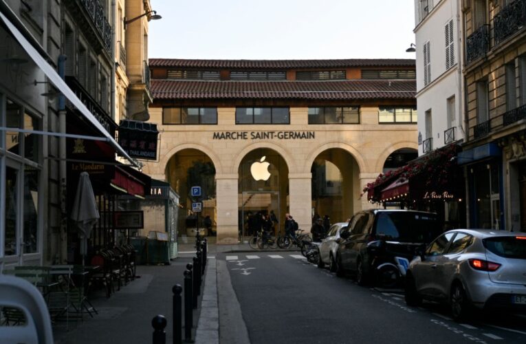 Франція оштрафувала Apple на €150 млн за зловживання