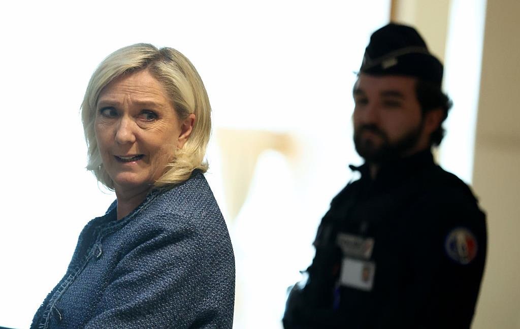 Новини світу - Ле Пен визнали винною у розтраті коштів ЄС