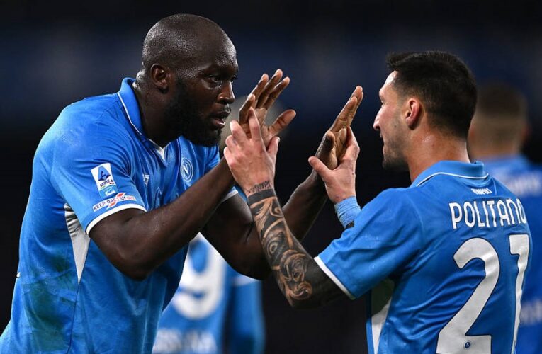 Наполі утримав перемогу над Міланом, продовживши переслідування Інтера