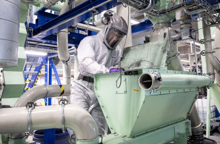 Porsche почала готуватися до регуляторних змін щодо акумуляторів