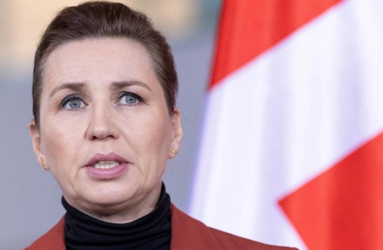 Прем’єрка Данії Фредеріксен відвідає Гренландію