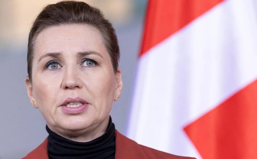 Новини світу - Прем'єрка Данії Фредеріксен відвідає Гренландію