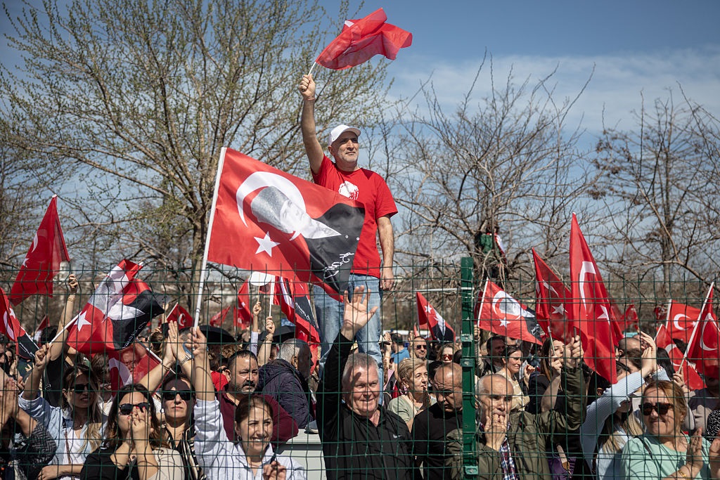 Новини світу - Турецька опозиція зібрала в Стамбулі масовий протест