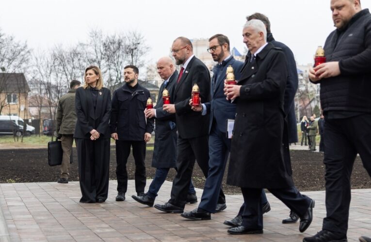 У Бучі вшанували загиблих на річницю звільнення
