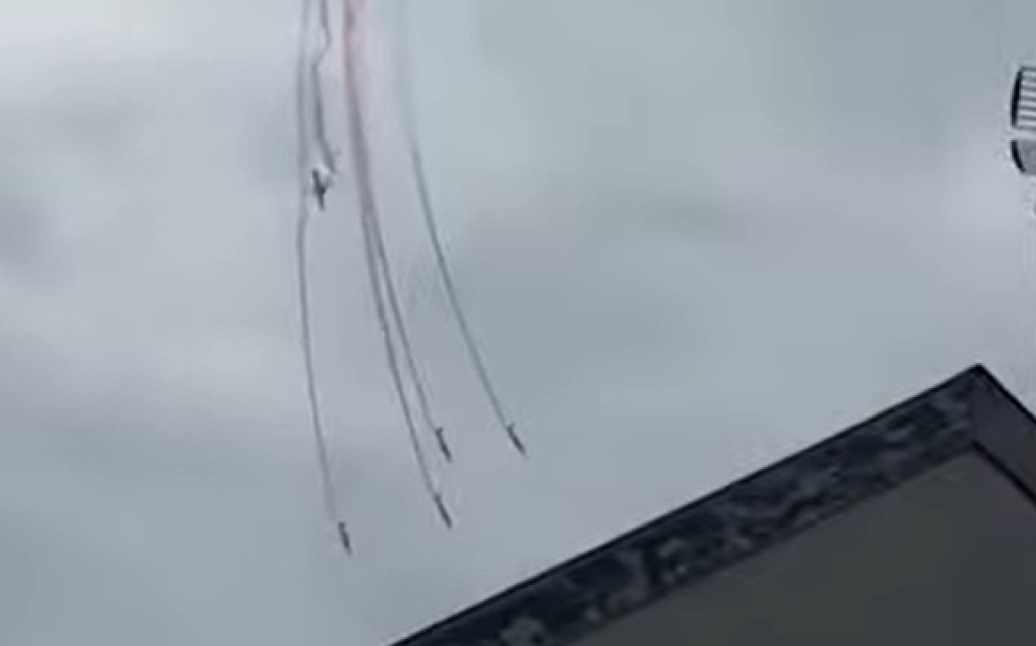 Новини світу - У Франції в небі зіткнулися два літаки