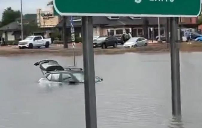 Новини світу - У Техасі - рекордні повені, є жертви