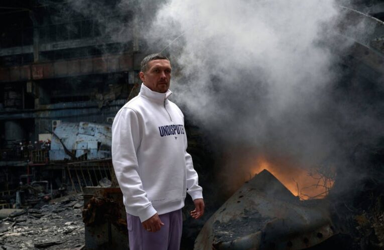 Усик привітав Володимира Кличка з Днем народження