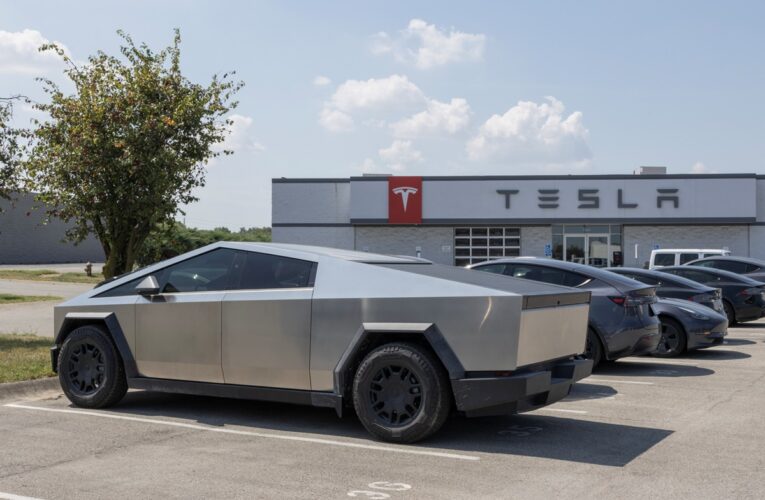 В Європі продажі Tesla обвалилися на понад 40%