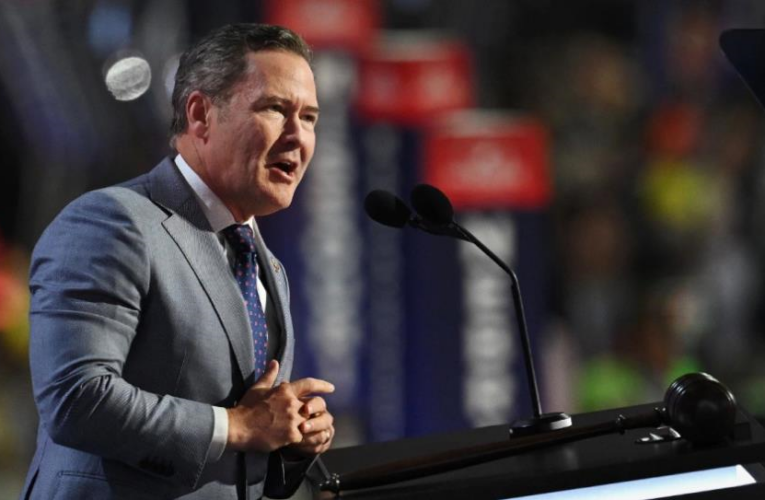 Волц розповів, як помилково додав журналіста до чату Signal