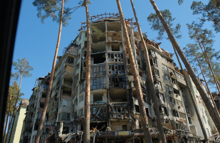 Воєнні злочини у Бучі: правоохоронці за рік розкрили 72 вбивства