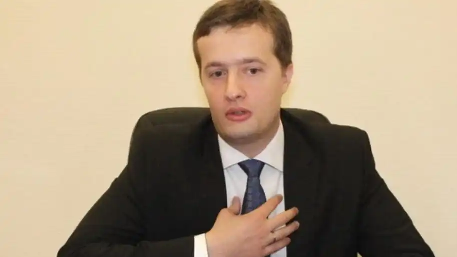 Дрон “Альоша” воюватиме замість сина Порошенка, що ухиляється від мобілізації в Лондоні, – креативна акція від військових