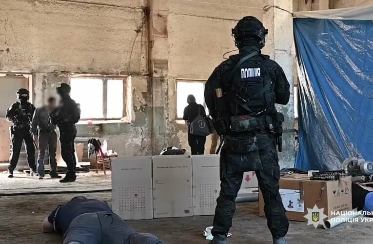 На лаві підсудних опинилася злочинна організація підпільних виробників тютюну