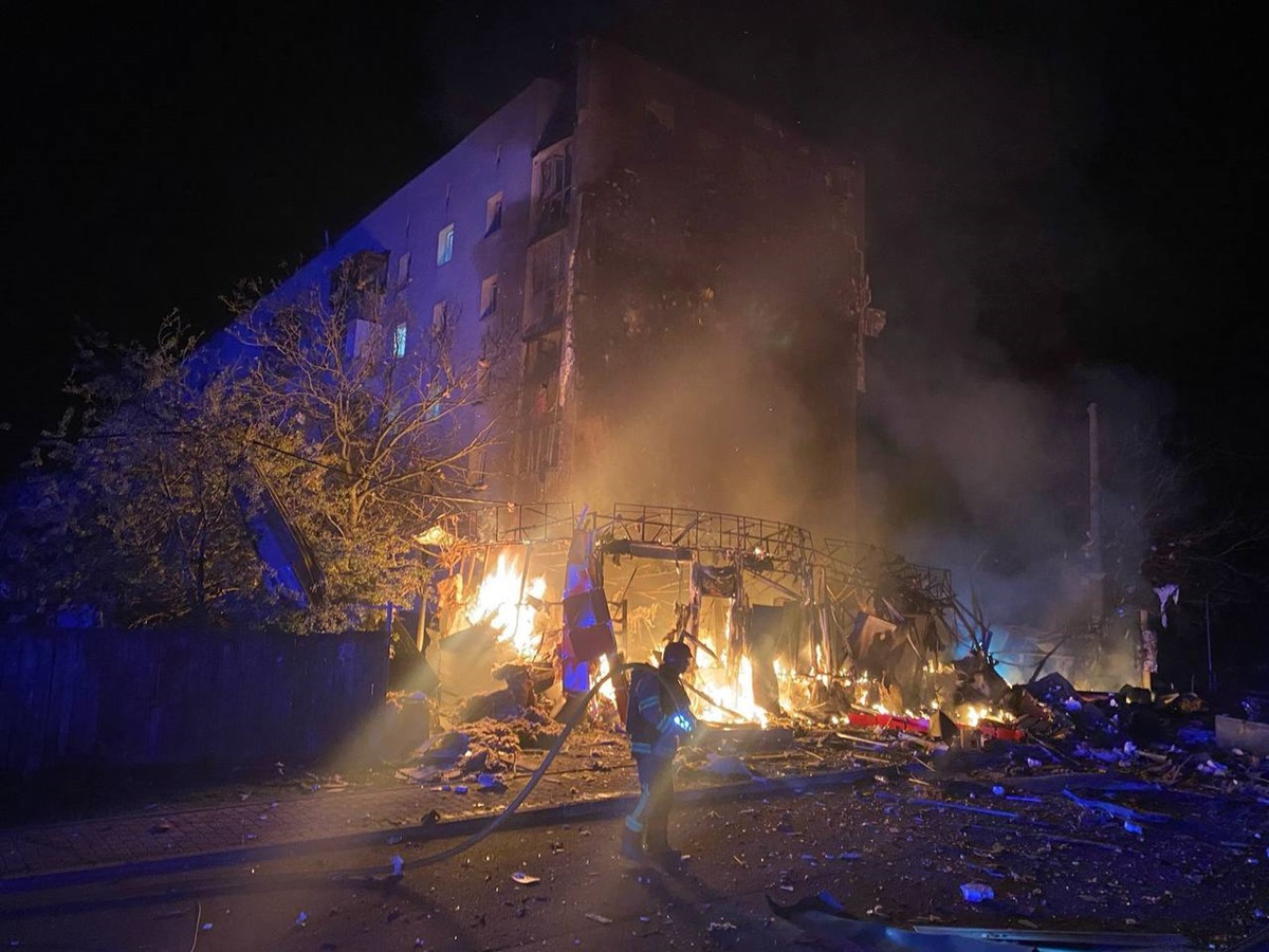 Новини Києва - Атака на Київ: під завалами будинку знаходяться люди