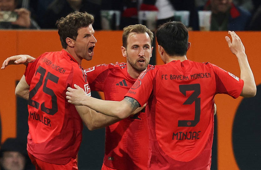 Новини спорту - Баварія у грі з Аугсбургом упевнено перемагає