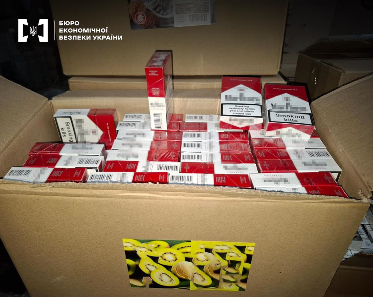 Новини України - БЕБ викрило схему контрабанди сигарет та алкоголю під виглядом морозива