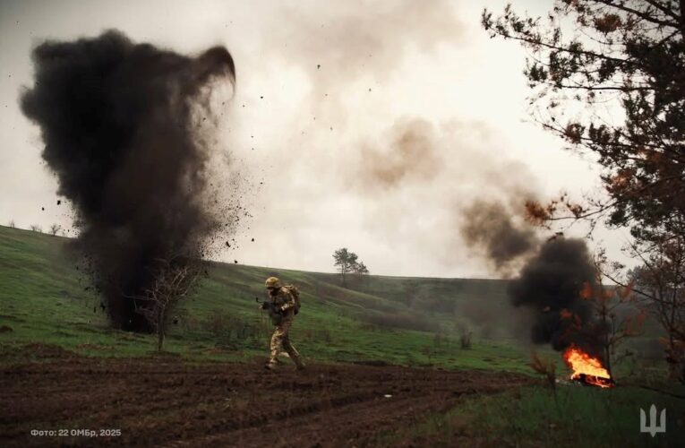 Десятки одиниць техніки. РФ пішла широким штурмом