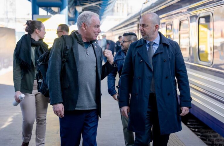 До Києва прибув американський сенатор-демократ