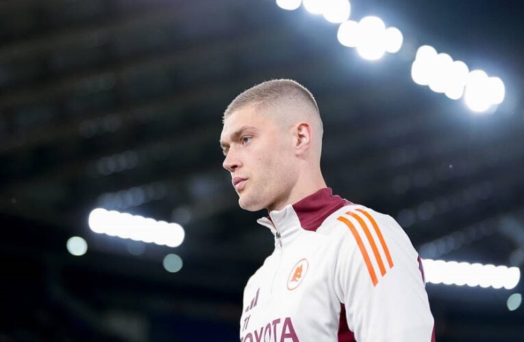 Довбик може покинути Рому: два клуби чемпіонату Англії борються за українця