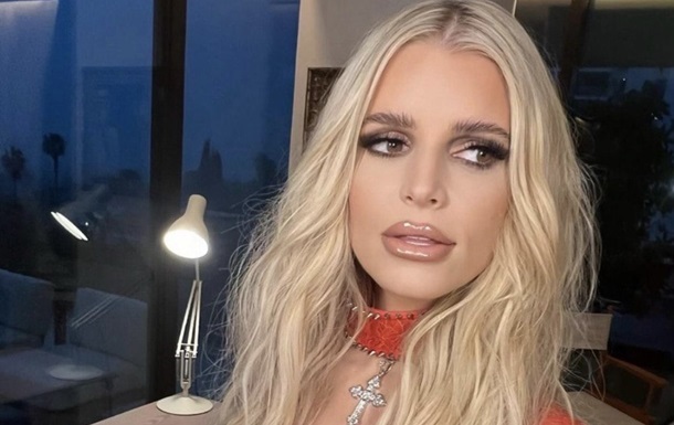 Новини культури - Джессіка Сімпсон зізналася, що п’є сперму змії