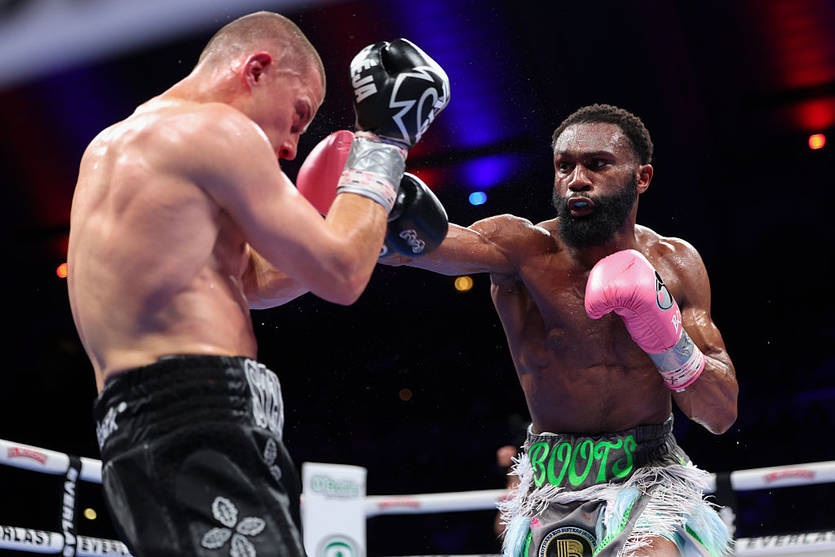 Новини спорту - Енніс зупинив Станіоніса та об'єднав титули в напівсередній вазі