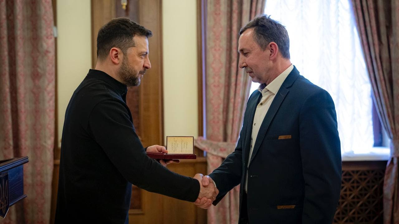 Володимир Зеленський вручив нагороди працівникам оборонно-промислового комплексу