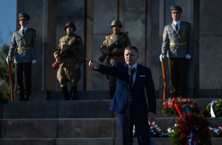 Фіцо розкритикував дипломатів ЄС та назвав їх “дітьми”