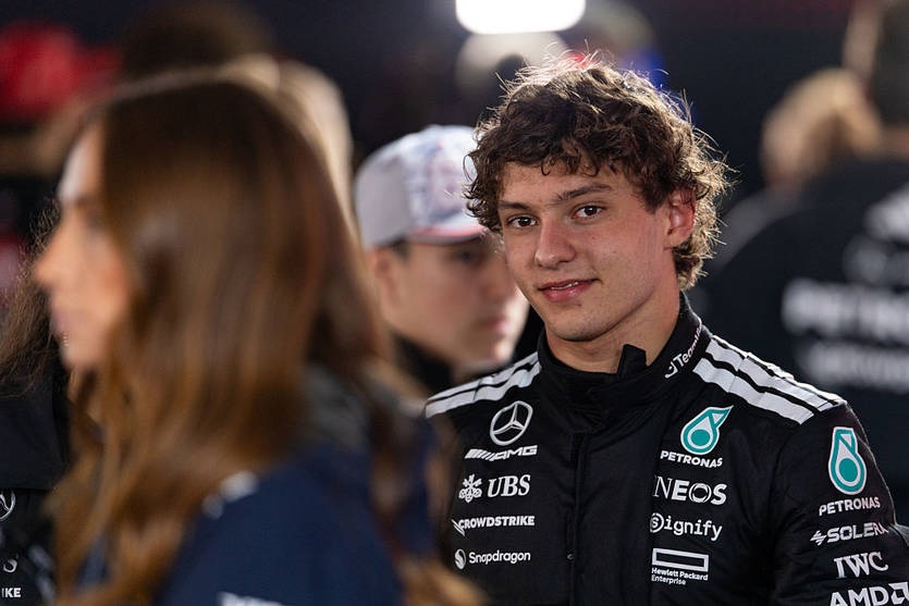 Новини спорту - Формула-1: 18-річний новачок Мерседес вражає команду