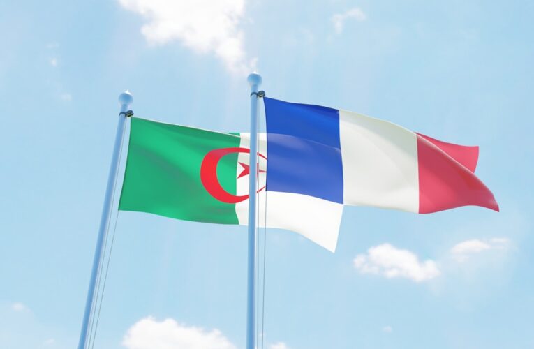 Франція відкликає посла з Алжиру