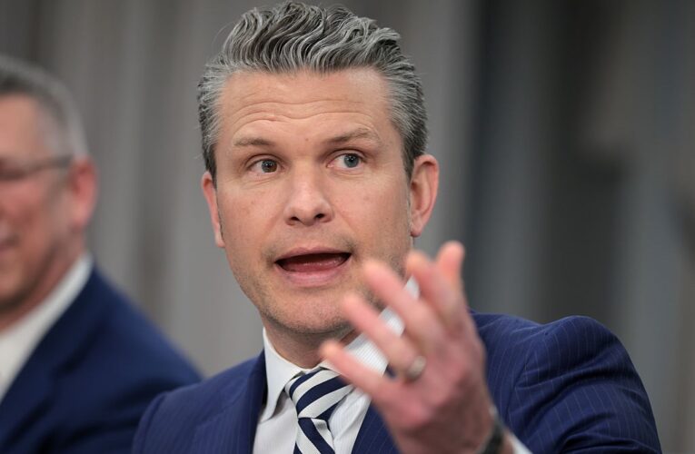 Глава Пентагону звинуватив ЗМІ після нового скандалу із Signal