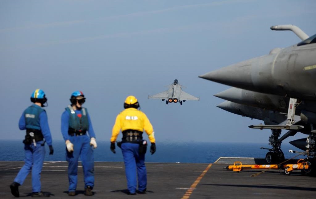 Новини світу - Індія підписала угоду про купівлю винищувачів у Франції