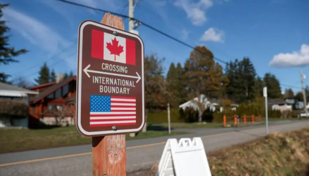 Новини світу - Канадців попередили, що прикордонники США можуть перевіряти їх телефони