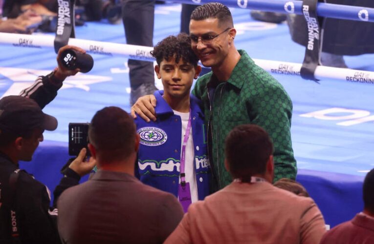 Канело запросив Роналду на свій майбутній бій