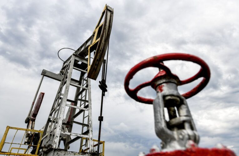 Китай скоротив закупівлі російської нафти на 15%