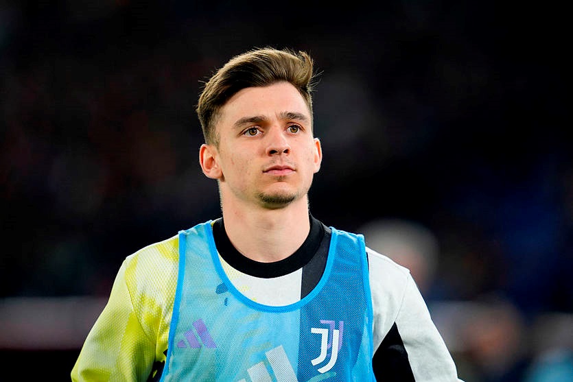 Новини спорту - Клуби АПЛ зацікавилися сином відомого тренера