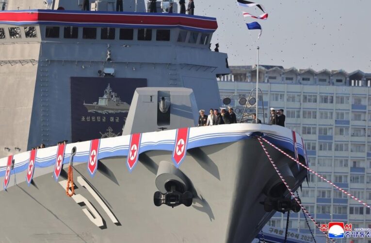 КНДР показала есмінець із “найпотужнішою зброєю”