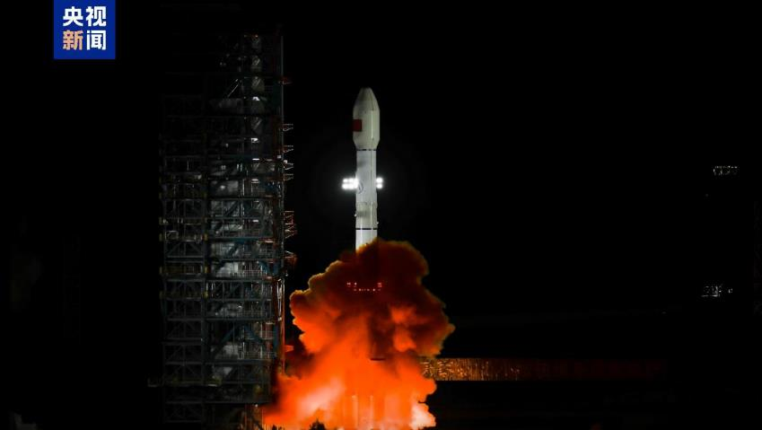 Технології - КНР запустила у космос новий супутник-ретранслятор