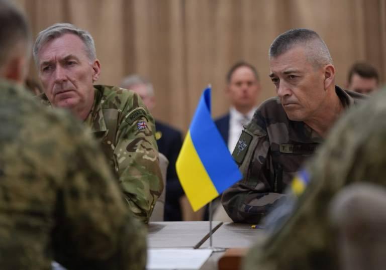 Без категорії - Командувачі військ Франції та Британії в Києві обговорили посилення України